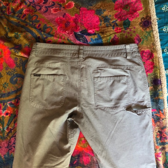 Columbia utility pants, fold up to capris - Picture 4 of 15
